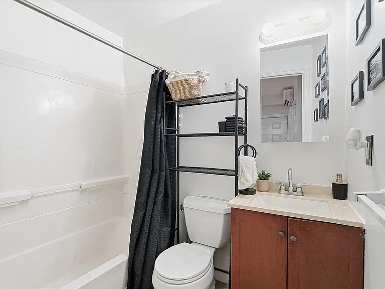 516 Adams St #1F — Photo 13