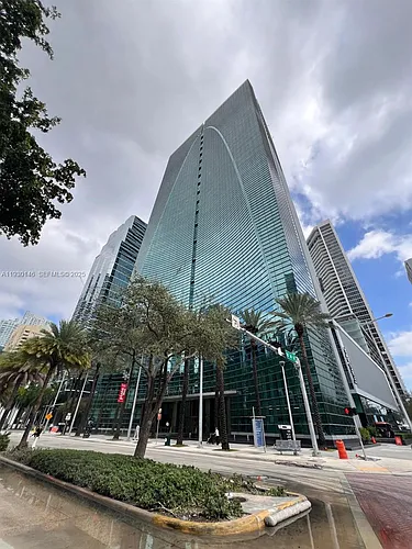 1395 Brickell Ave Photo 1