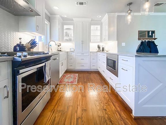 5th image of 3805 Trail Lake Dr