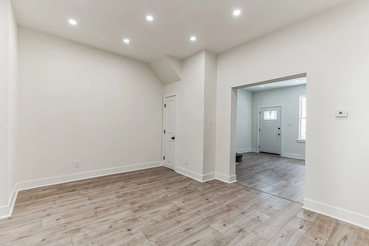 3 bed, 1.5 bath, 1344 sqft, $2,000 — Photo 4