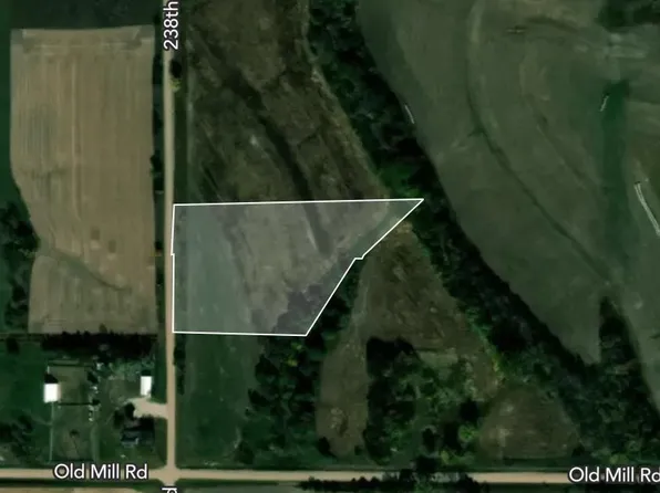 1810 238th Rd, Seward, NE 68434