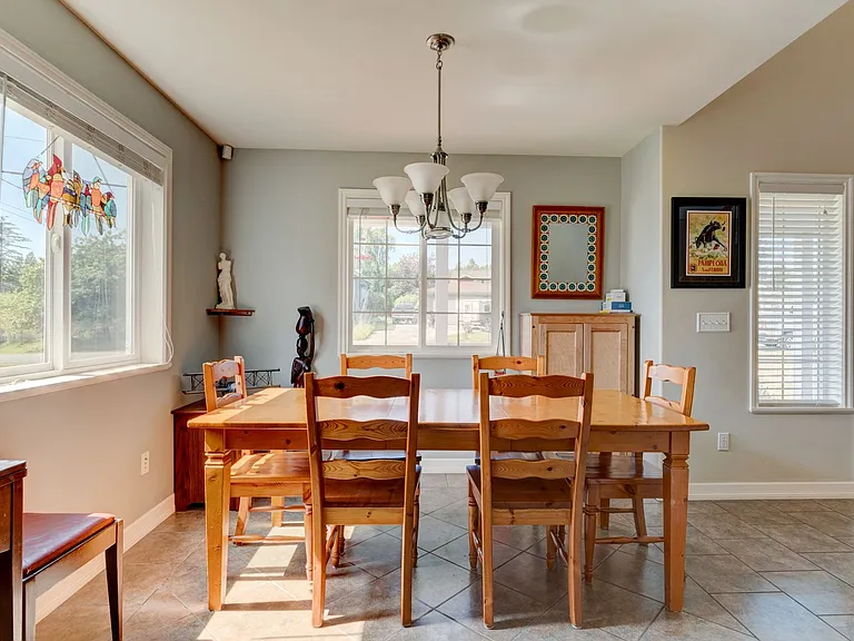 1207 Byrd Dr — Photo 7