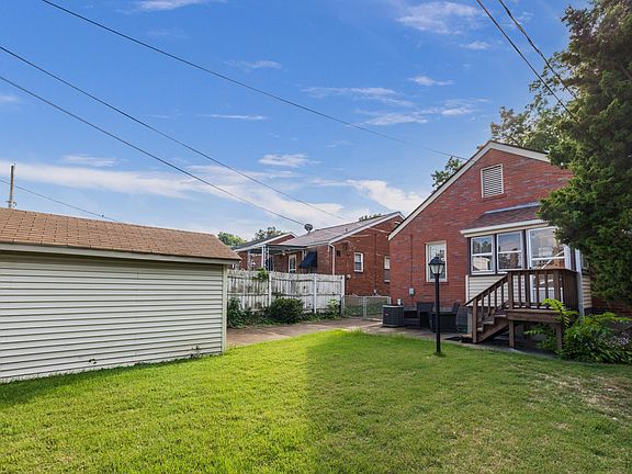 5th image of 1114 Art Hill Pl