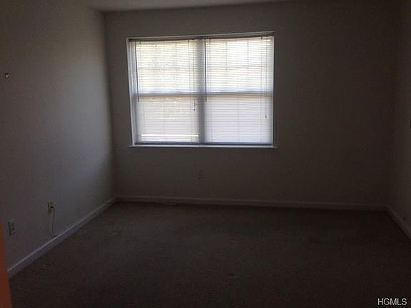 4th image of 200 Woodcrest Ln APT 224
