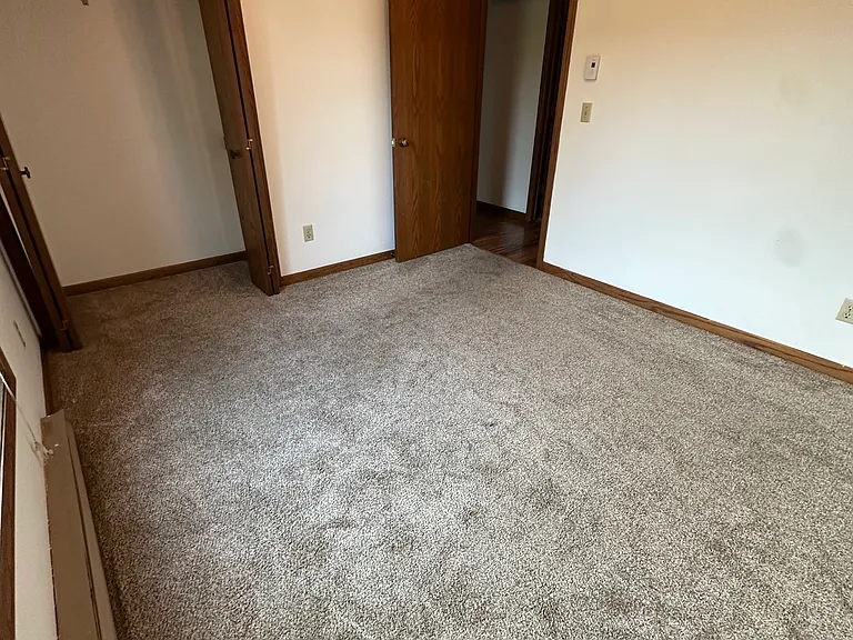 10 E Waukau Ave — Photo 12