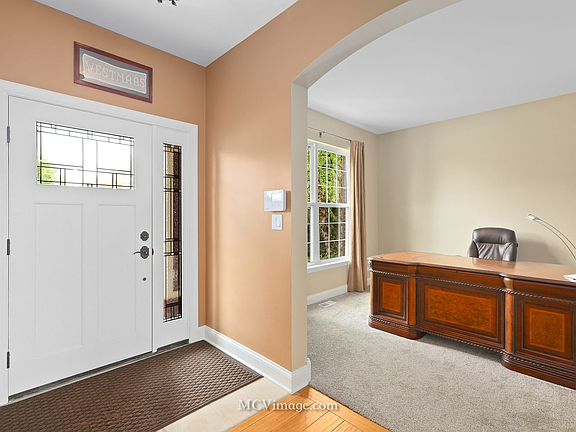 3rd image of 3043 Foxmoor Dr