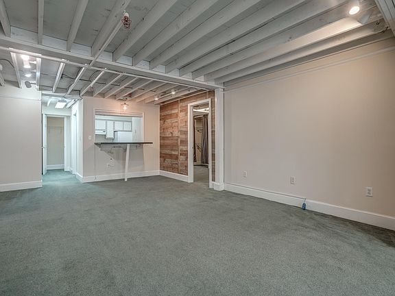 4th image of 116 E Franklin St APT 104