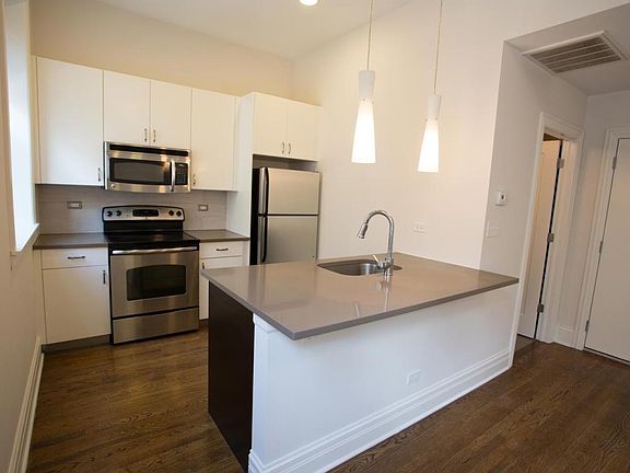 4th image of 4850 S Drexel Blvd APT 405