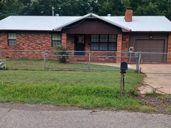 503 E Lafayette Ave, Checotah, OK 74426
