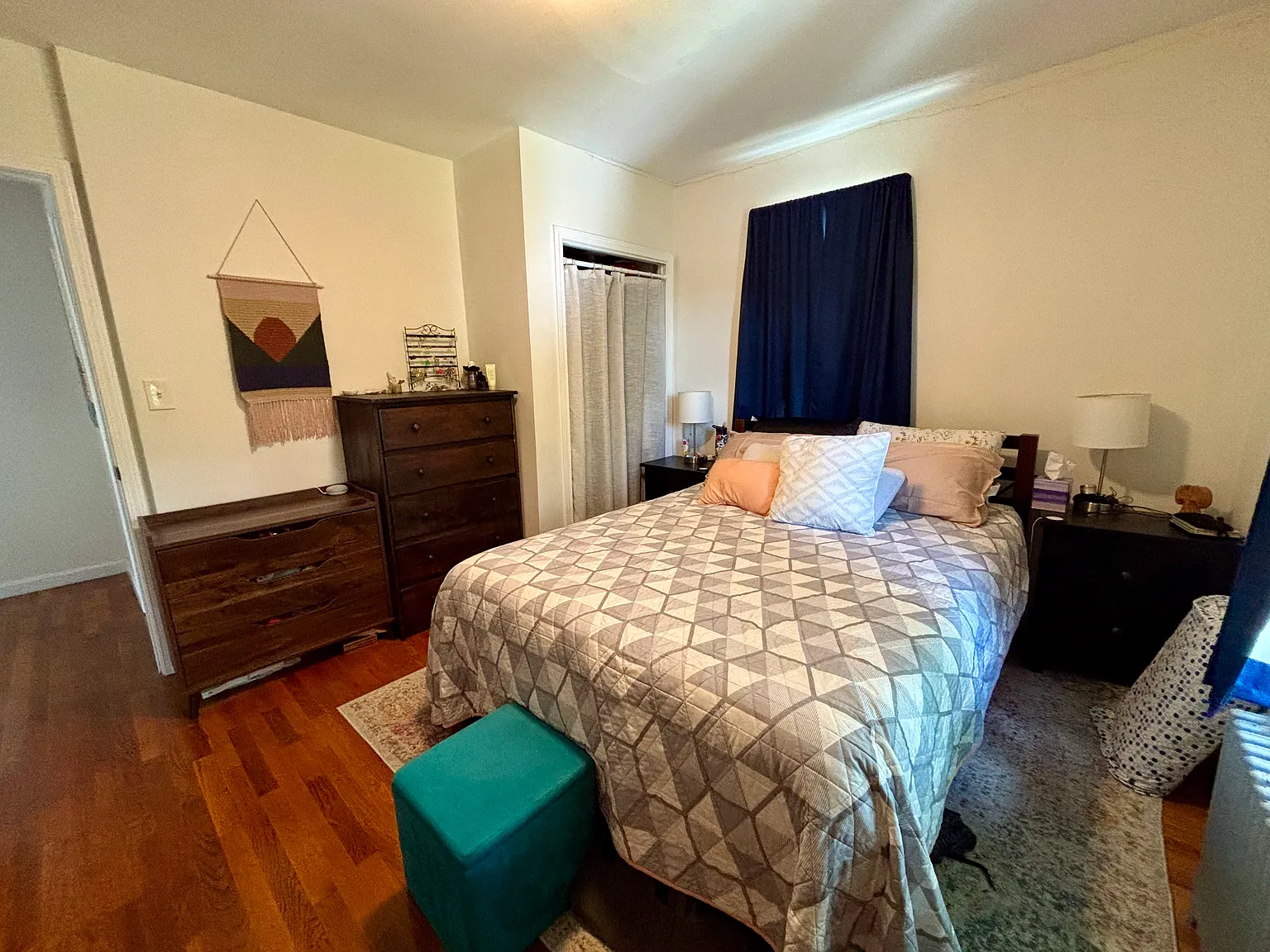 3 bed, 1.5 bath, 1300 sqft, $3,500 — Photo 4
