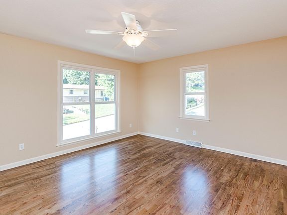 2nd image of 2401 Starling Dr