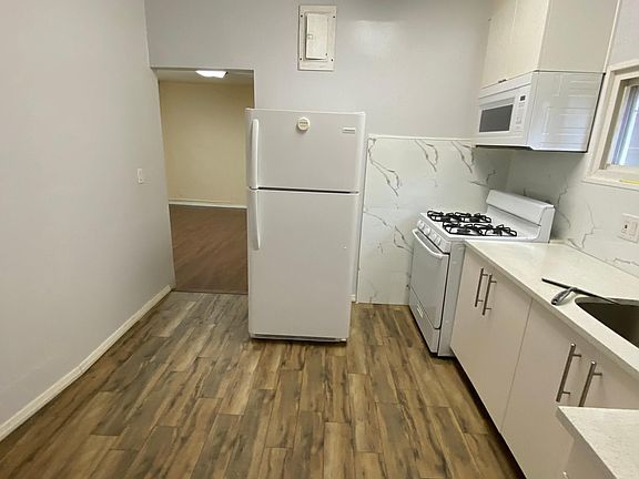 2nd image of 3042 Brighton 4th St #1