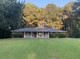 318 Delta Dr W, Hattiesburg, MS 39402