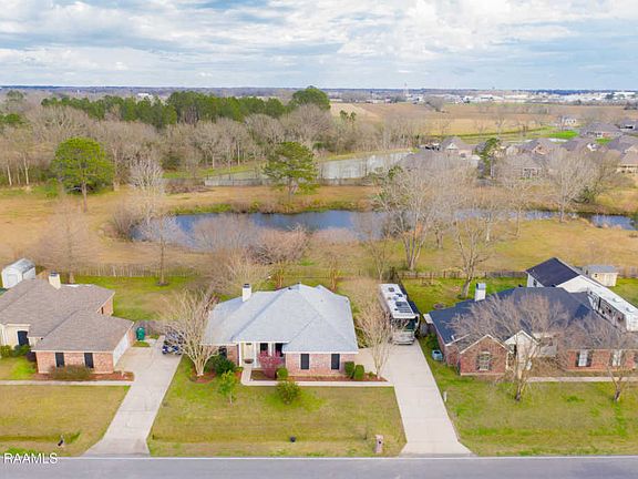 2nd image of 212 Stags Leap Ln