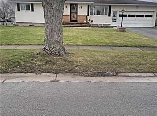 9 Iland Dr, Rochester, NY 14624