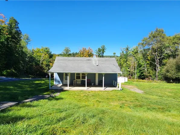 1704 N Hoffman Rd, Elmira, NY 14903