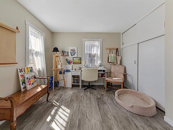 3rd image of 626 Hazel Ln