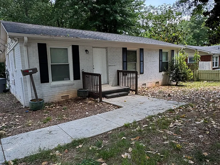4727 Ridgeley Dr — Photo 1