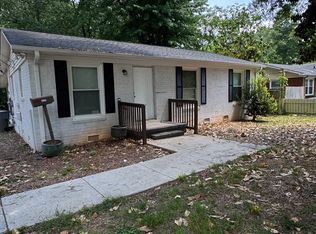 4727 Ridgeley Dr, Charlotte, NC 28208