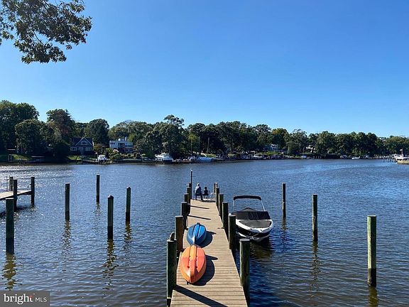 2nd image of 302 Riverside Dr