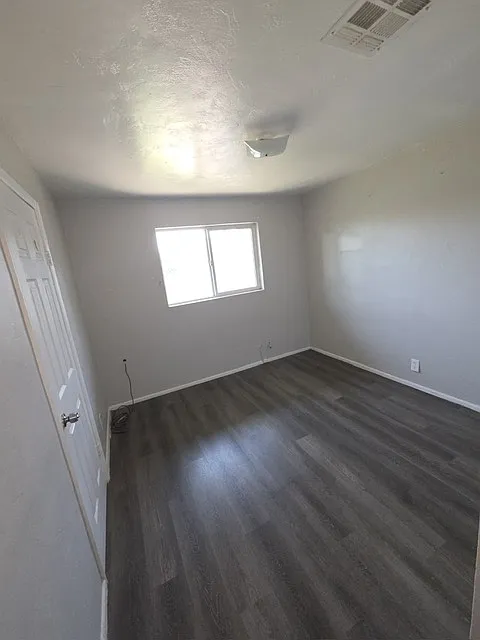 1 bed, 490 sqft, $1,050 — Photo 3