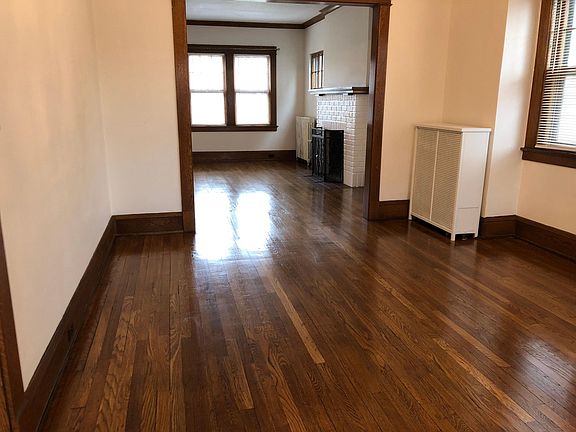 3rd image of 16110 Clifton Blvd