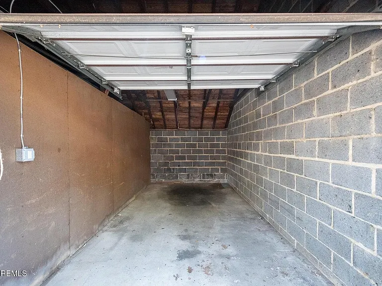155 Manor Dr — Photo 20