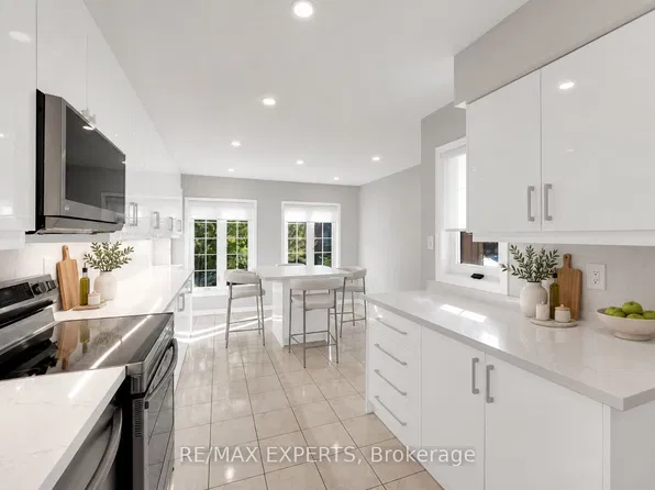 117 Pinedale Gate, Vaughan, ON L4L 8X3