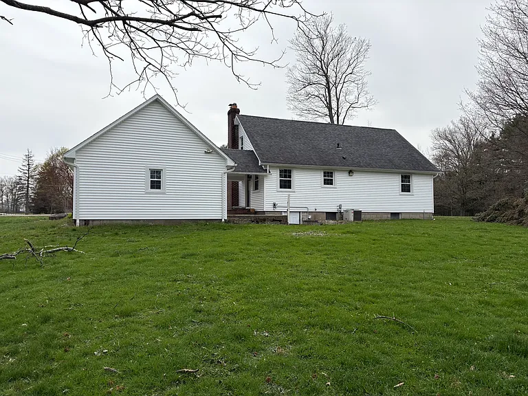 6348 Leffingwell Rd — Photo 2