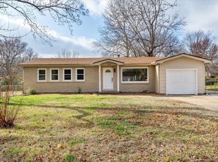 3163 S Ertis Ave, Springfield, MO 65807