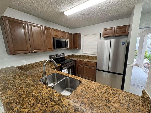 4th image of 1541 Balfour Point Dr APT A