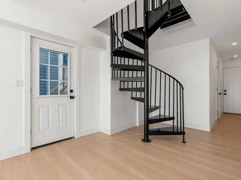 280 Endicott Ave #1 — Photo 7