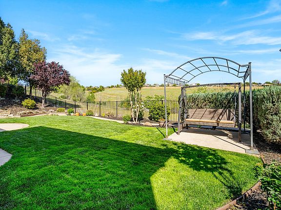 3rd image of 1281 Terracina Dr