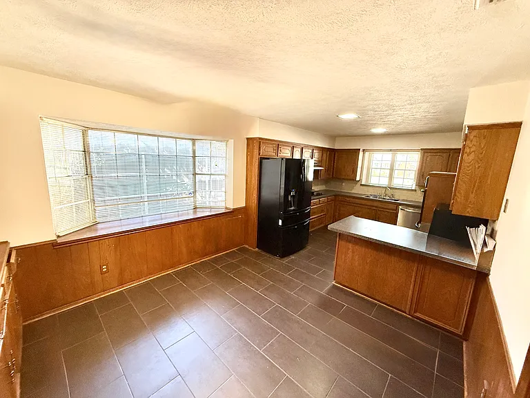 kitchen/dining