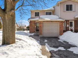 88 Homestead St, Ottawa, ON K2E7N6