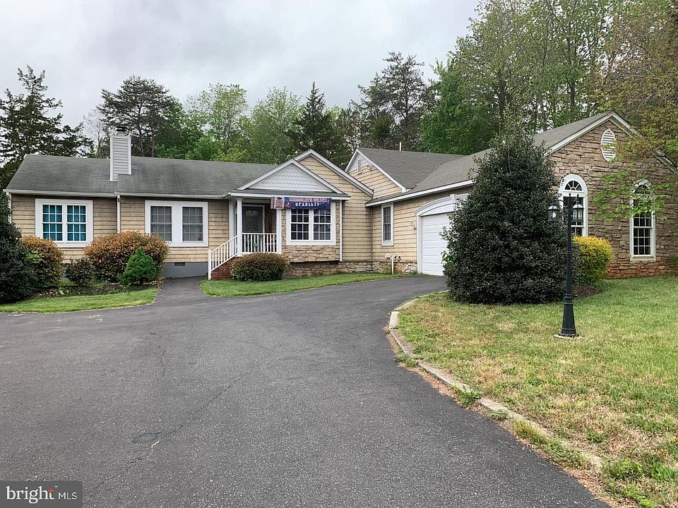 1st image of 109 Fairfax Ln