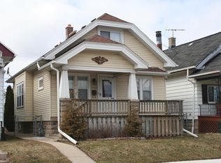 2109 S 59th St, West Allis, WI 53219