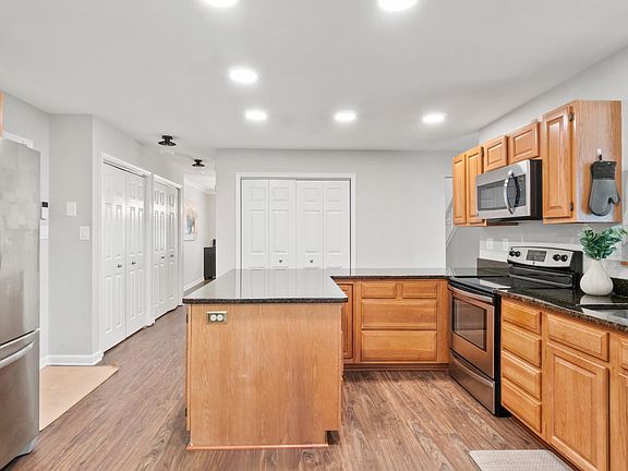 5th image of 1221 Cheshire Ln