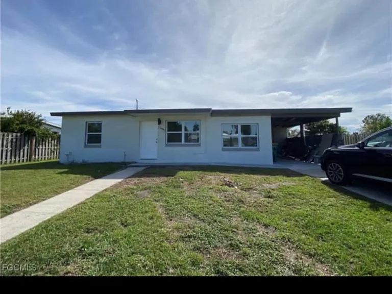 21043 Gladis Ave — Photo 2