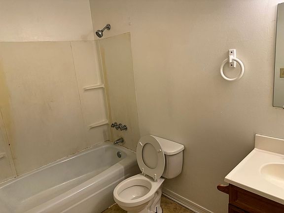 5th image of 1601 S Fresno St #1