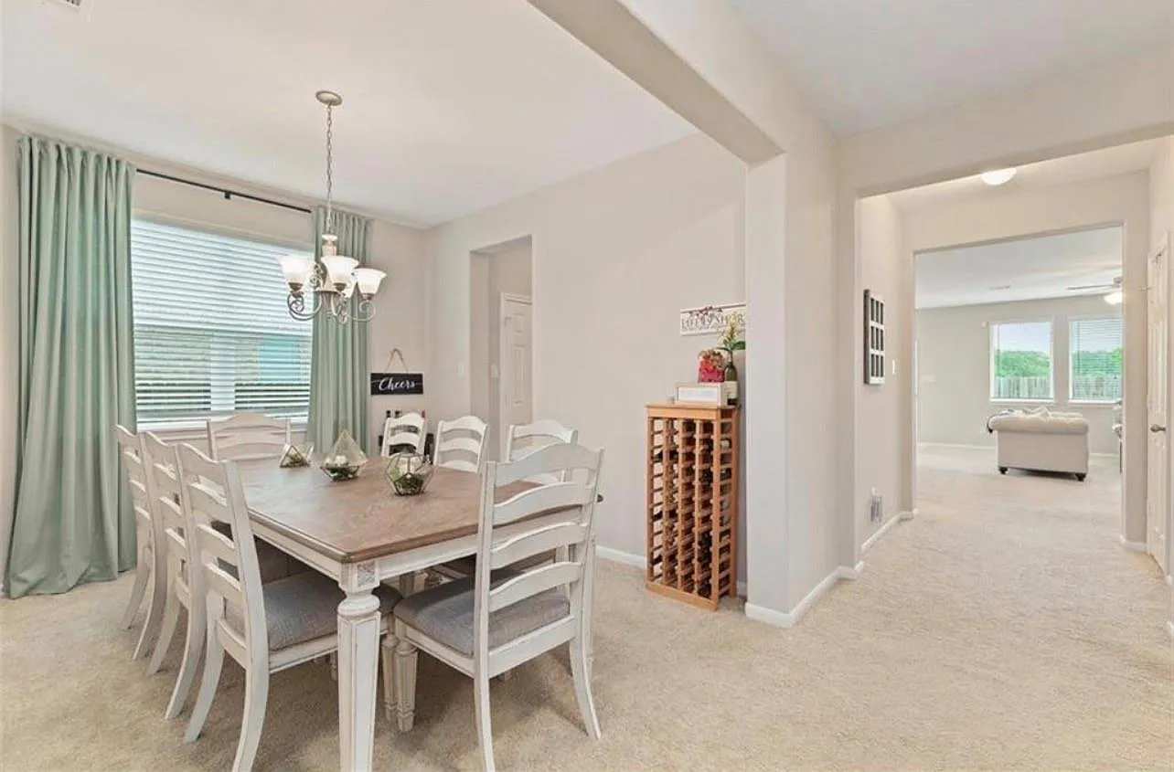 4 bed, 3.5 bath, 2866 sqft, $2,550 — Photo 4