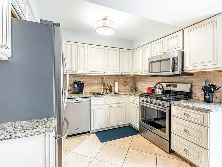 4710 Sedgemoor Ave — Photo 26