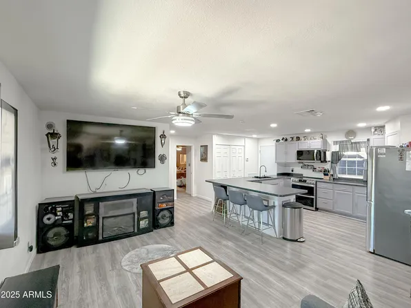 3515 E KINGS Avenue, Phoenix, AZ 85032