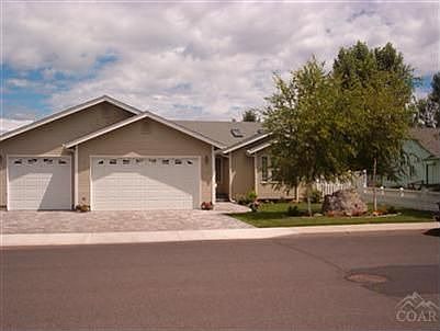 1st image of 222 SW Meadowlakes Dr