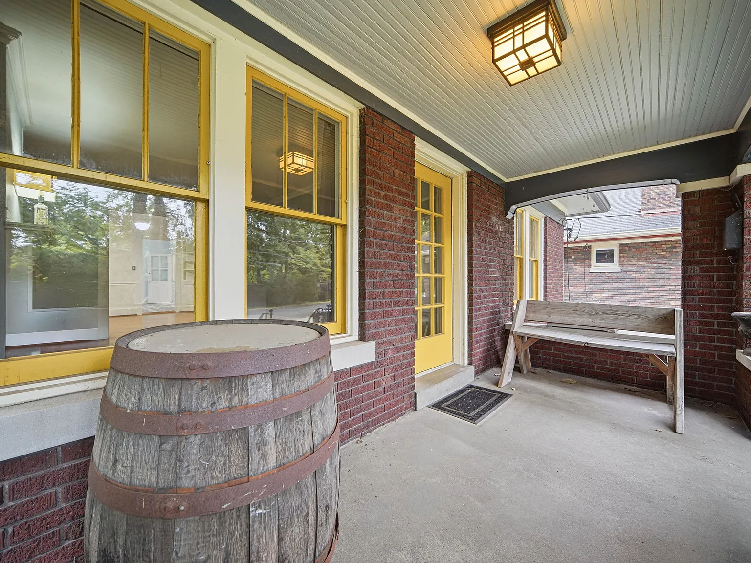 3 bed, 2500 sqft, $2,500 — Photo 4