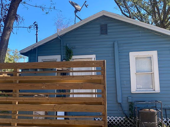 3rd image of 3207 E Ellicott St