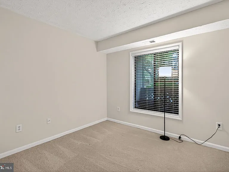2251 Hunters Run Dr #2251 — Photo 33
