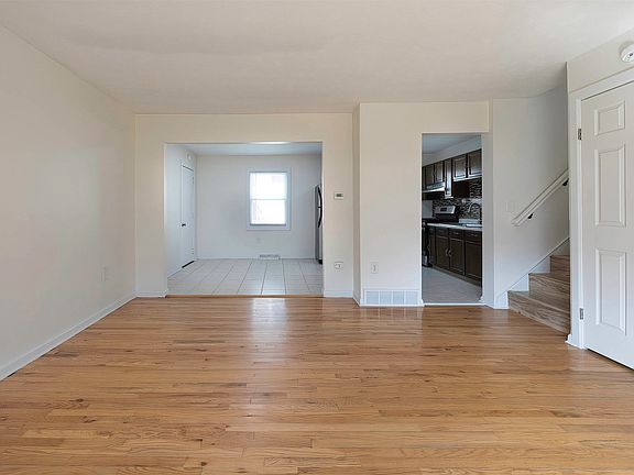 5th image of 3306 Davison Ave