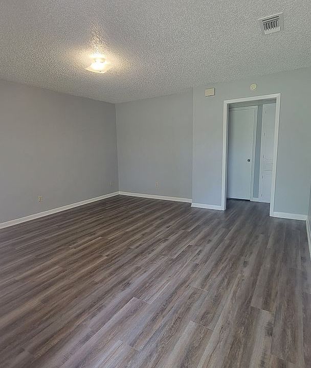 1st image of 502 Mary St APT 206