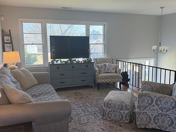 2nd image of 5405 Park Ave